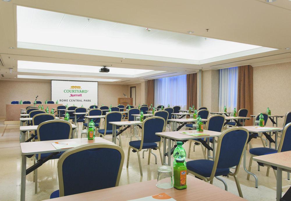 Courtyard By Marriott Rome Central Park Esterno foto