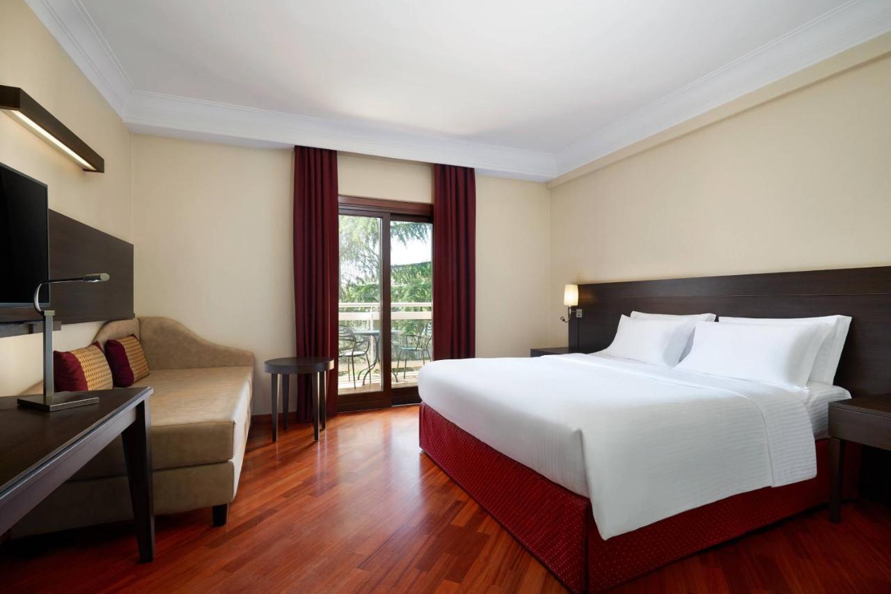 Courtyard By Marriott Rome Central Park Esterno foto