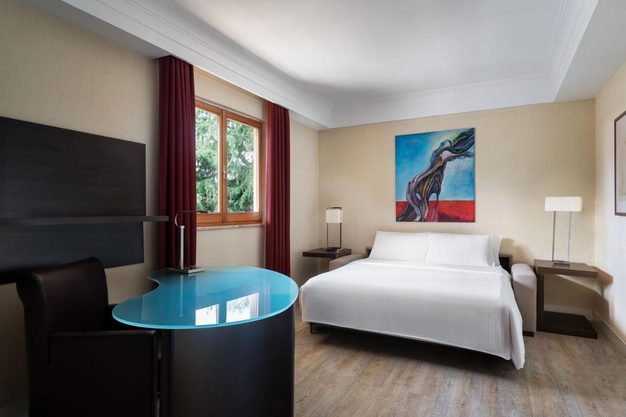 Courtyard By Marriott Rome Central Park Esterno foto