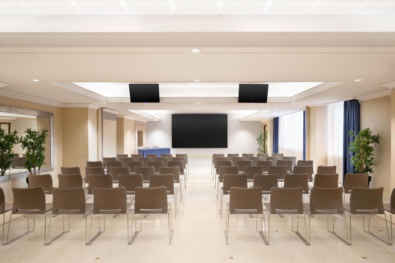 Courtyard By Marriott Rome Central Park Esterno foto