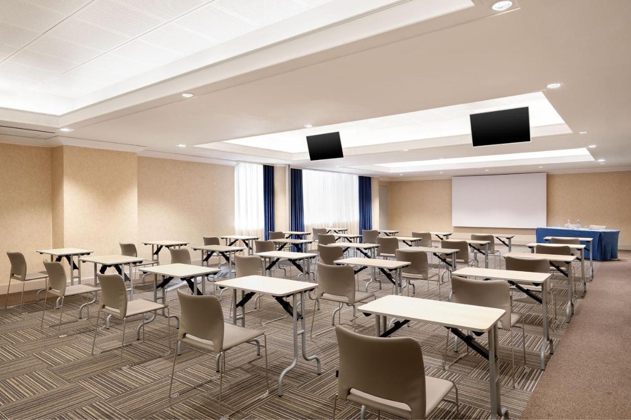Courtyard By Marriott Rome Central Park Esterno foto