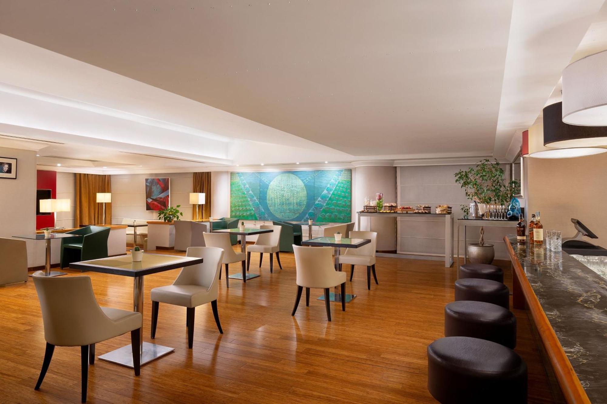 Courtyard By Marriott Rome Central Park Esterno foto