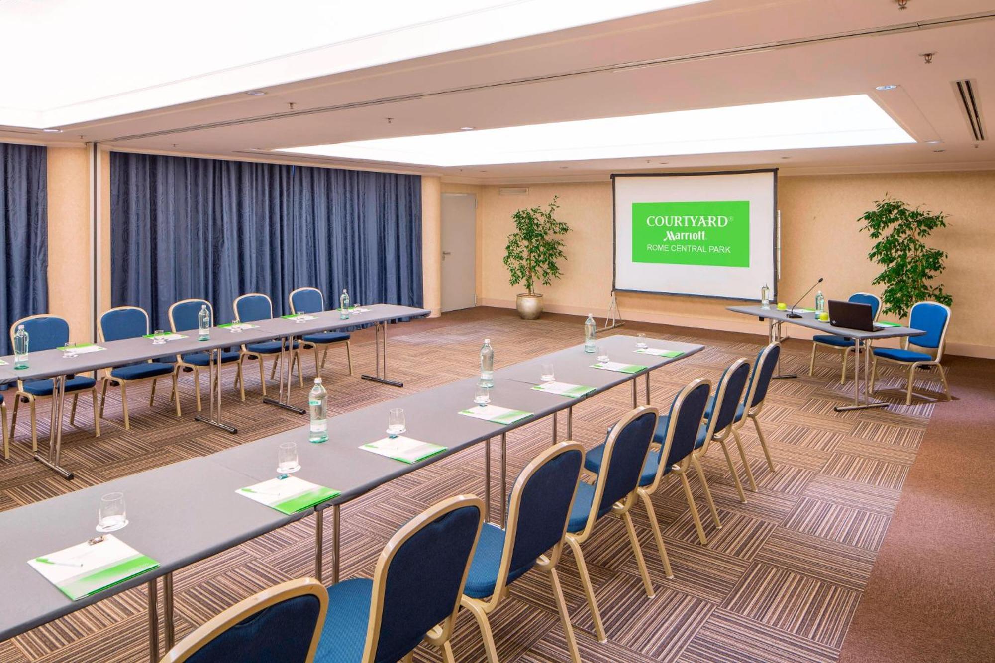 Courtyard By Marriott Rome Central Park Esterno foto