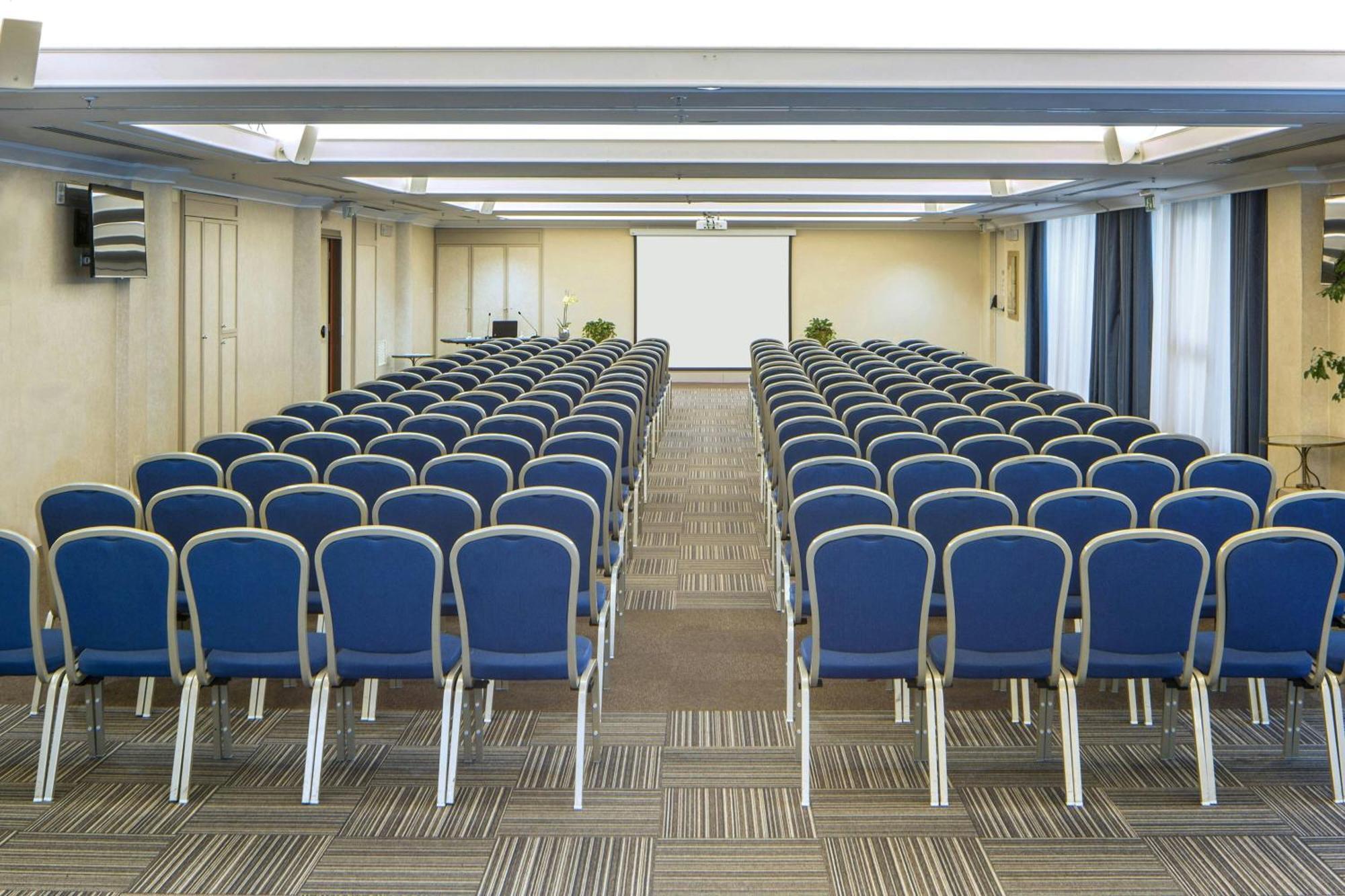 Courtyard By Marriott Rome Central Park Esterno foto