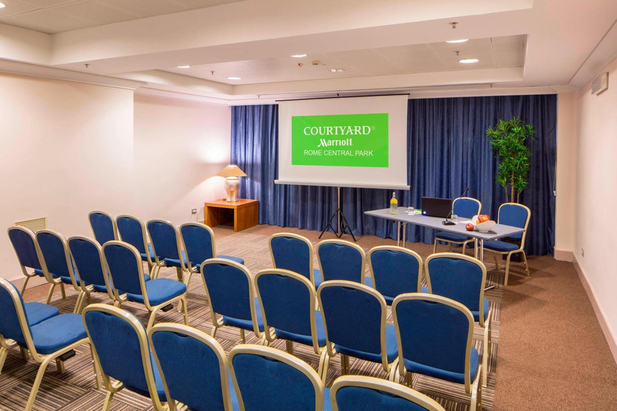 Courtyard By Marriott Rome Central Park Esterno foto