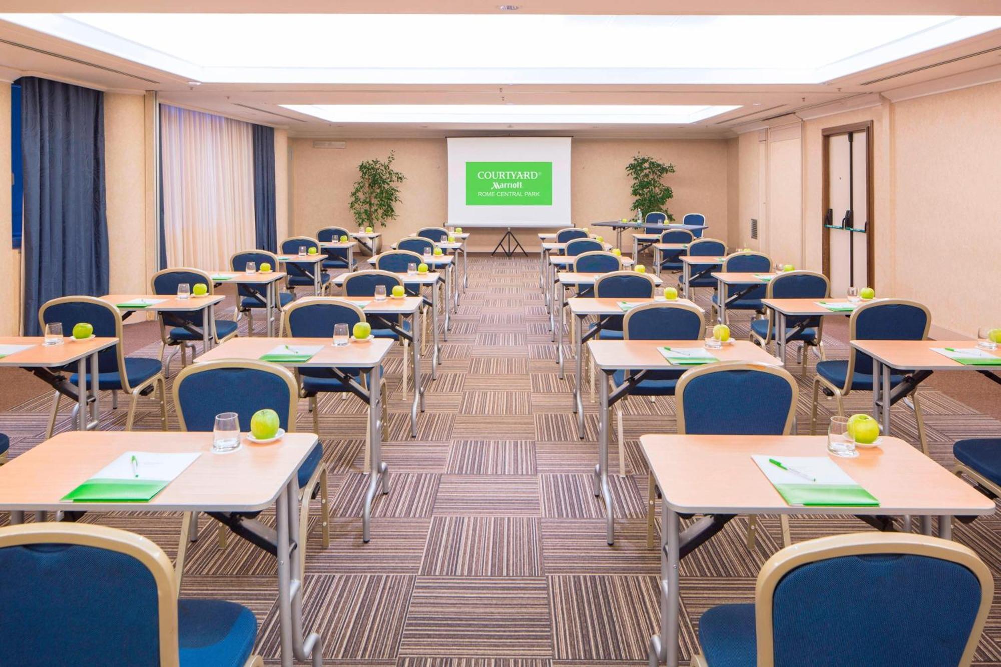 Courtyard By Marriott Rome Central Park Esterno foto