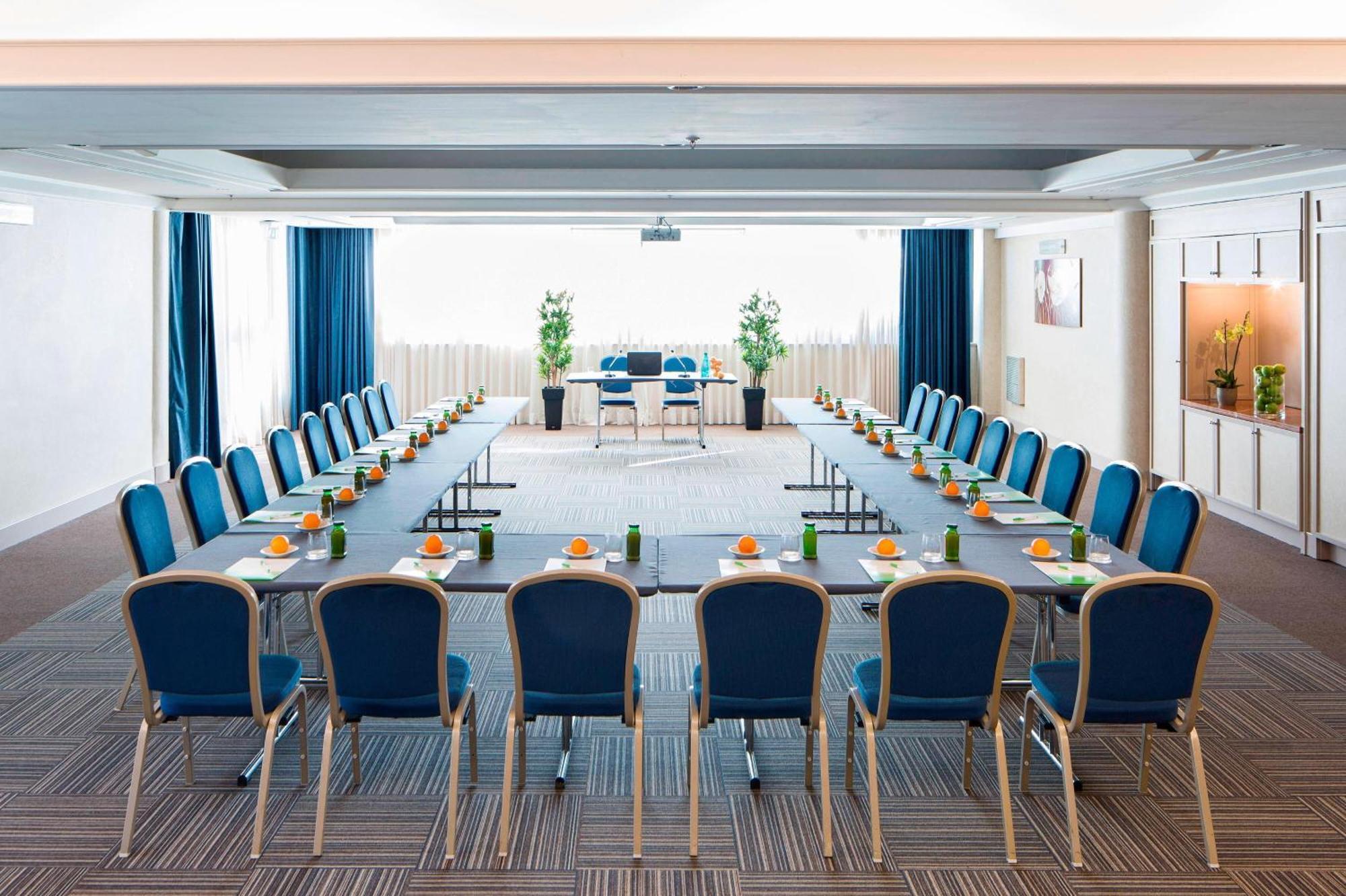 Courtyard By Marriott Rome Central Park Esterno foto