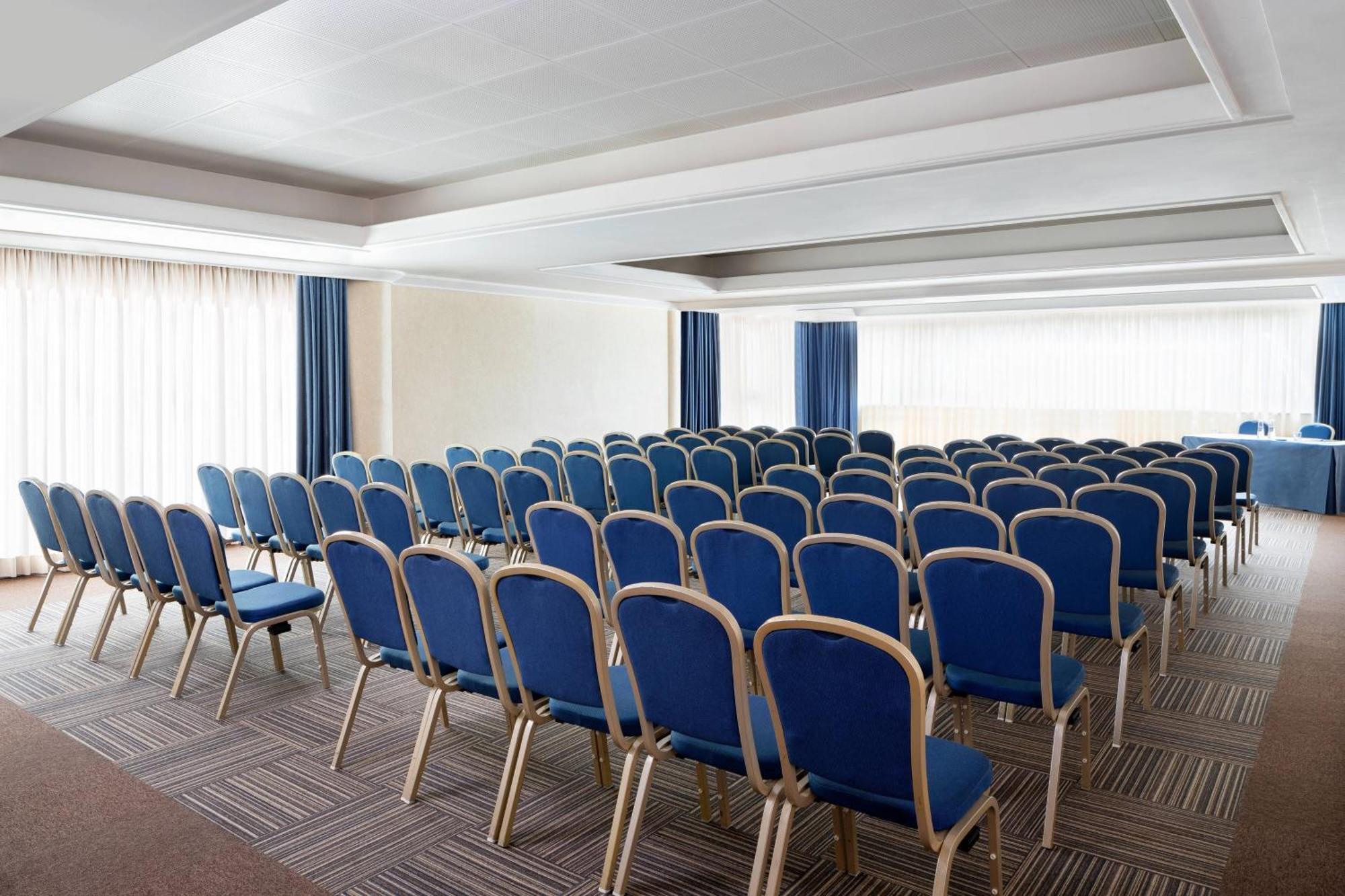 Courtyard By Marriott Rome Central Park Esterno foto