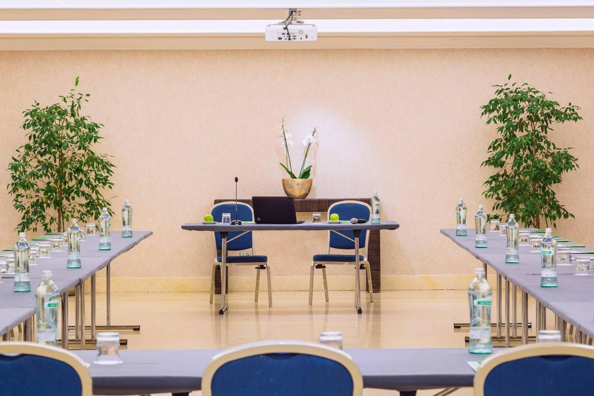 Courtyard By Marriott Rome Central Park Esterno foto