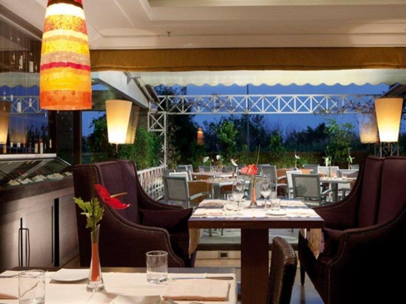 Courtyard By Marriott Rome Central Park Esterno foto